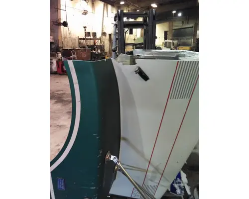 WHITE/GMC WIA 1988-1998 HOOD