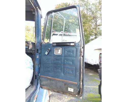 WHITE/GMC WIA DOOR ASSEMBLY, FRONT