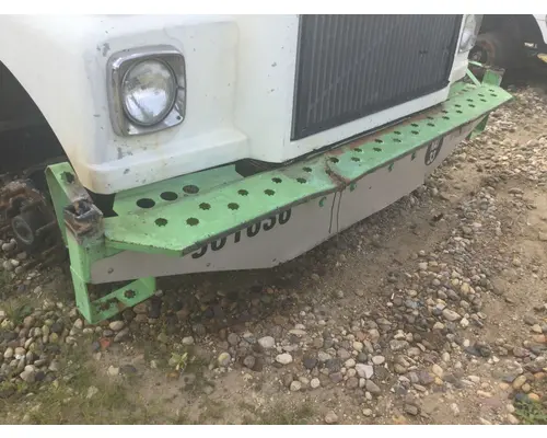 WHITE VOLVO WAH Bumper Assembly, Front