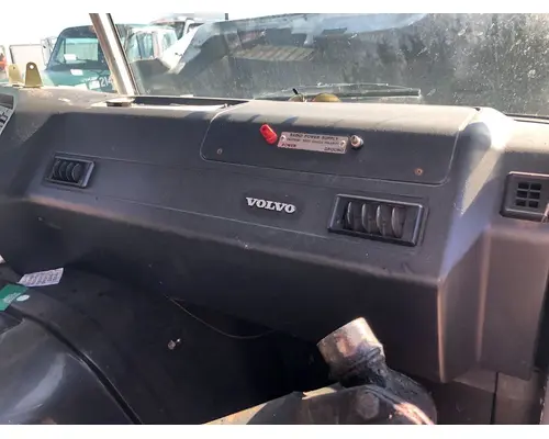 WHITE VOLVO WAH Dash Assembly