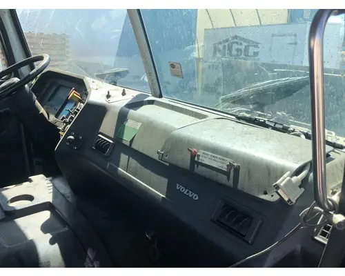 WHITE VOLVO WAH Dash Assembly