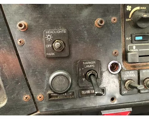 WHITE VOLVO WAH Dash Assembly