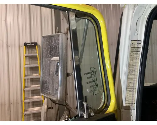 WHITE VOLVO WAH Door Vent Glass, Front