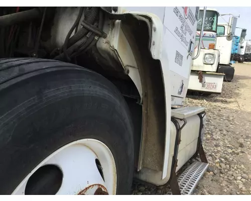 WHITE VOLVO WAH Fender