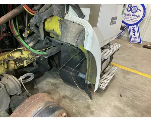 WHITE VOLVO WAH Fender