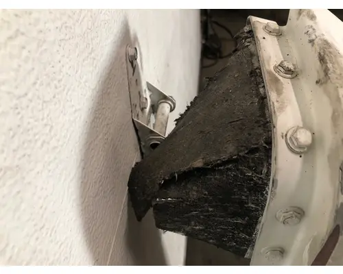 WHITE VOLVO WAH Fender