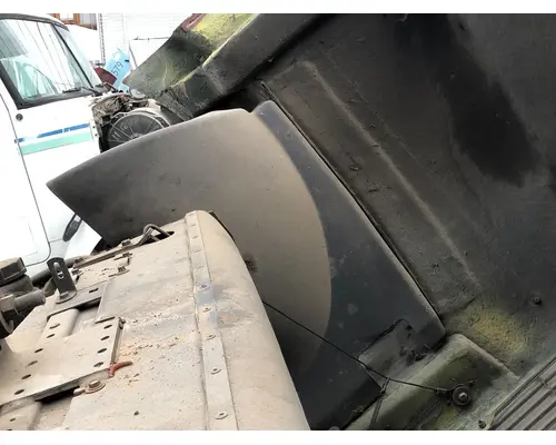 WHITE VOLVO WAH Fender