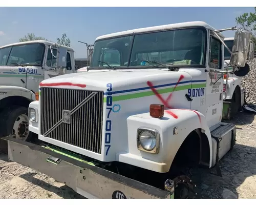 WHITE VOLVO WAH Hood