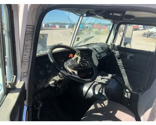 WHITE VOLVO WAH Steering Column