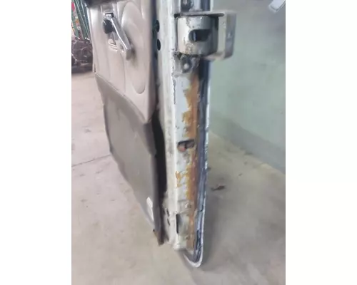 WHITE/VOLVO WCM DOOR ASSEMBLY, FRONT