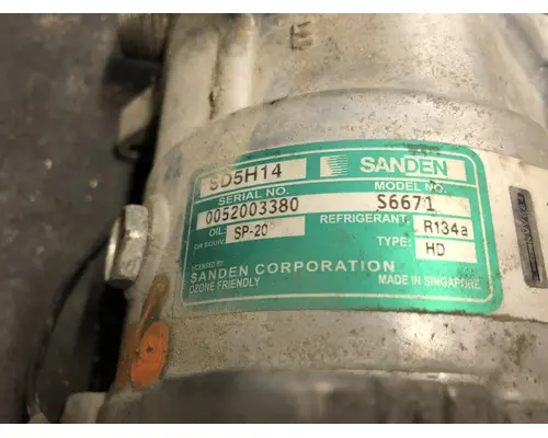 WHITE VOLVO WCS Air Conditioner Compressor