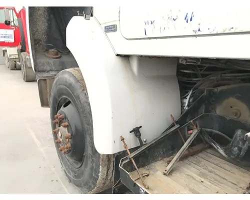 WHITE VOLVO WCS Fender