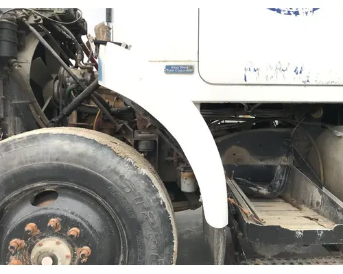 WHITE VOLVO WCS Fender