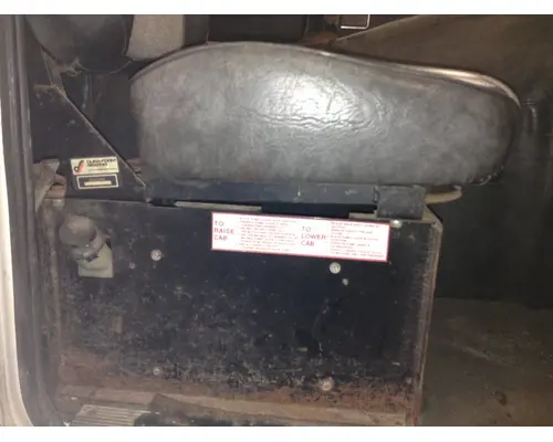 WHITE VOLVO WHS Seat (non-Suspension)