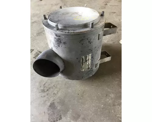 WHITE/VOLVO WIA AIR CLEANER