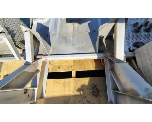 WHITE WIM Headache Rack