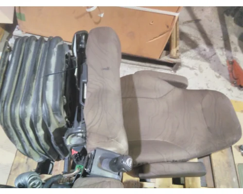 WORKHORSE LF72 SEAT, FRONT