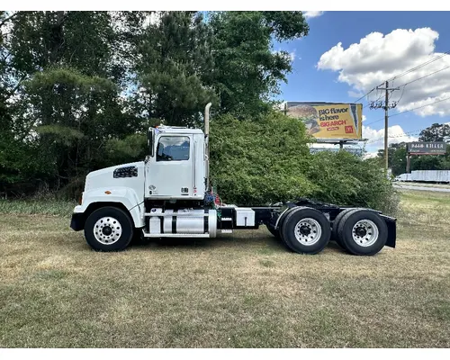  WESTERN STAR TR 4700 B &amp; W  Truck Center