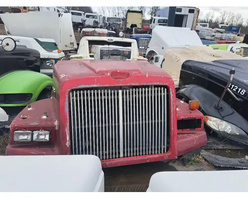 Hood WESTERN STAR TR 4900-SA Truck Salvage International Inc
