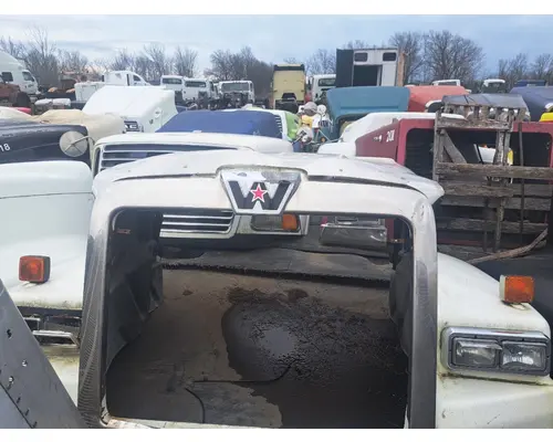Hood WESTERN STAR TR 4900 Truck Salvage International Inc