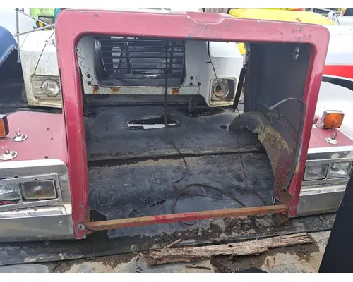 Hood WESTERN STAR TR 4964-F Truck Salvage International Inc