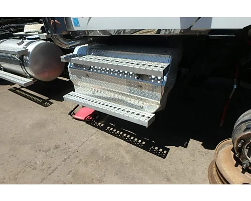 Muffler WESTERN STAR TRUCKS 49 X Sam's Riverside Truck Parts Inc