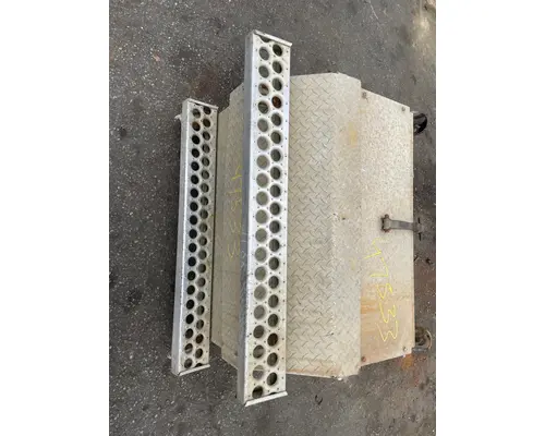 Tool Box WESTERN STAR TRUCKS 4900 FA Payless Truck Parts