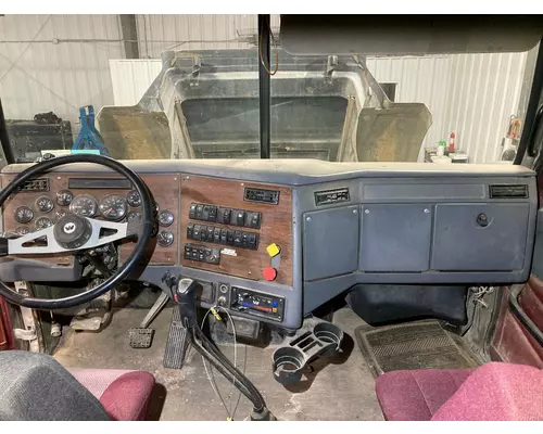 Western Star Trucks 4900FA Dash Assembly