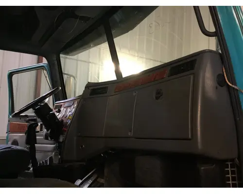 Western Star Trucks 4900FA Dash Assembly