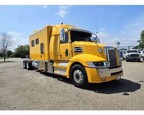 Complete Vehicle WESTERN STAR TRUCKS 5700 XE Sam's Riverside Truck Parts Inc