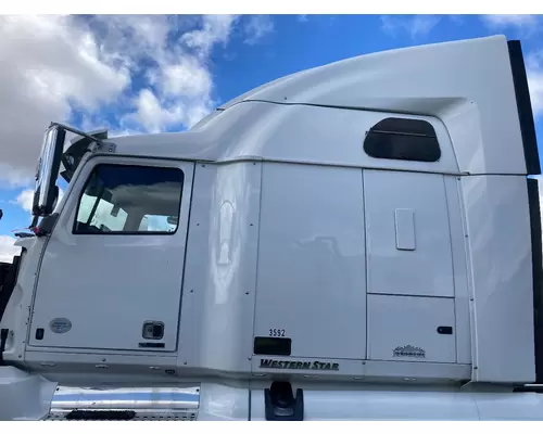 Western Star Trucks 5700 Cab Assembly