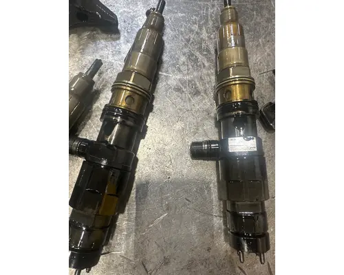 Fuel Injector WESTERN STAR TRUCKS 5700 Payless Truck Parts