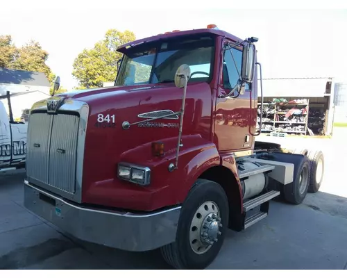 Complete Vehicle WESTERN STAR 4800 LKQ Thompson Motors - Wykoff