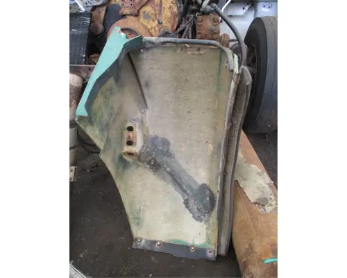 Western Star 4864S Fender Extension