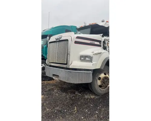 Bumper Assembly, Front Western Star 4900SA Holst Truck Parts