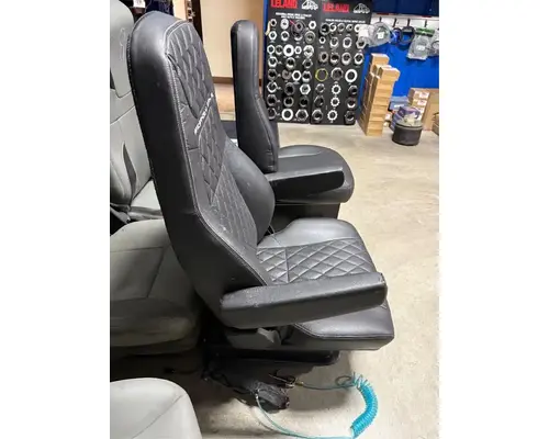 Western Star 49X Seat, Front