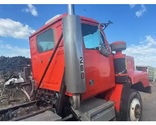 Western Star 6900 XD Cab