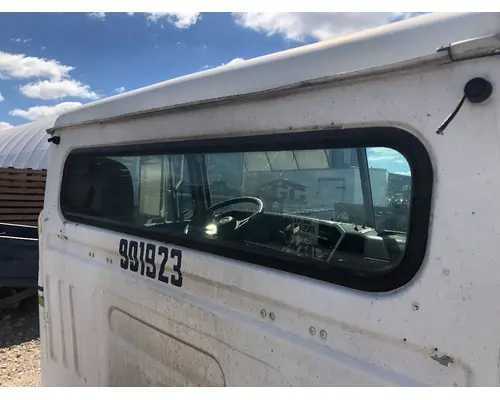 Back Glass WHITE VOLVO WAH Vander Haags Inc Cb