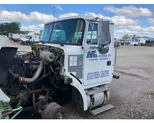 Cab WHITE VOLVO WAH Vander Haags Inc Cb