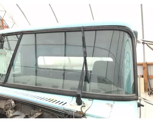 Windshield Glass WHITE VOLVO WAH Vander Haags Inc Cb