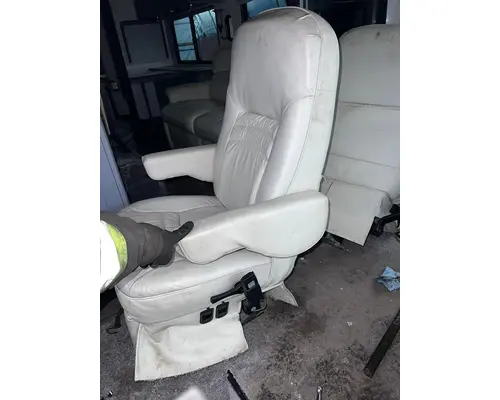 Workhorse Custom Chassis R20 Seat, Front