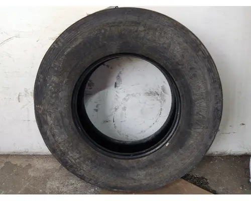 YOKOHAMA 11R22.5 TIRE