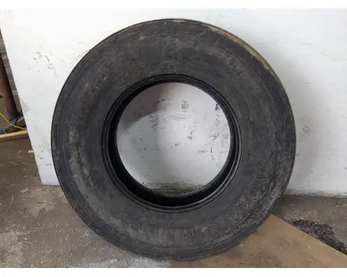 YOKOHAMA 11R22.5 TIRE