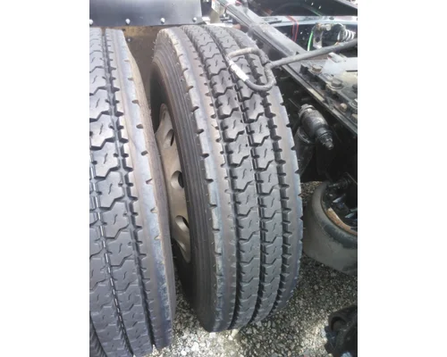 YOKOHAMA 11R22.5 TIRE
