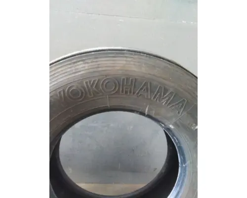 YOKOHAMA 11R22.5 TIRE