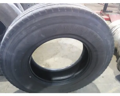 YOKOHAMA 11R22.5 TIRE