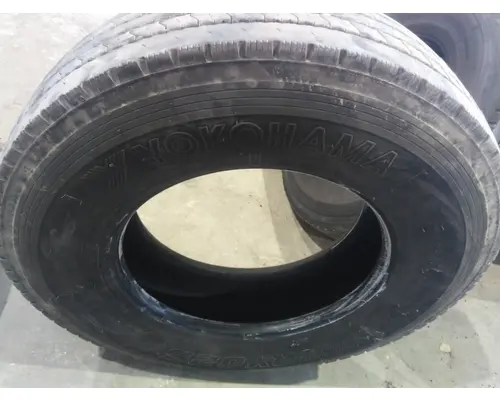 YOKOHAMA 11R22.5 TIRE