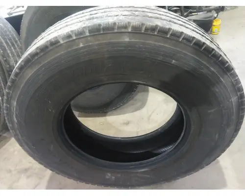YOKOHAMA 11R22.5 TIRE