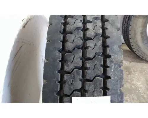 YOKOHAMA 11R24.5 TIRE