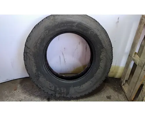YOKOHAMA 11R24.5 TIRE